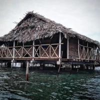 Private Traditional Hut on the water with 2 rooms, hotel en Wichubualá