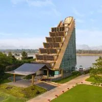 Naka-Raj Escape Hotel, viešbutis mieste Nakon Panomas