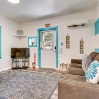 Hollywood Beach Bungalow Near Golf Pets Welcome!, hotel in Downtown Hollywood, Hollywood