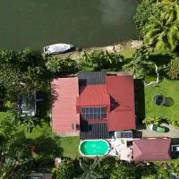 Orchid Island one bedroom Bure: Pacific Harbour şehrinde bir otel