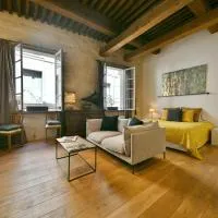 "La Suite" 3 Etoiles、ユゼスのホテル