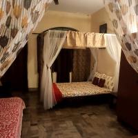 Home Away From Home, hotel a prop de Allahabad Airport - IXD, a Prayagraj