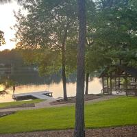 Cottage style home close to golfing and lake, hotel berdekatan Moore County - SOP, Whispering Pines