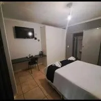Nikita Portuguese Restaurant and Motel, hotel u gradu 'Lanseria'