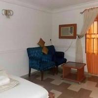 Precious Palm Royal Hotel, отель в городе Benin City