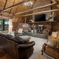 Log cabin-King-Soaring Ceiling-Full kitchen-The Cuddly Cow, hotel a Alma