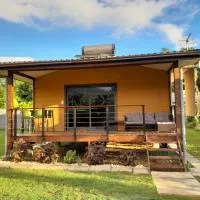 Paea Lodge، فندق في Paea