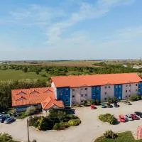 Iris Hotel, готель у місті Орадя