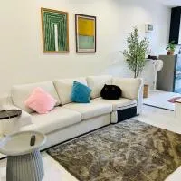 The Rooftop Townhouse in Center of Pattani โรงแรมในBan Rusamilae