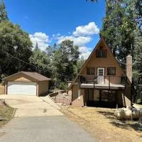 Knotty Pines Lodge, hotel em Bass Lake Annex