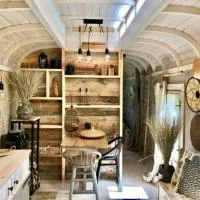 Entspannung im Zirkuswagen: außergewöhnliche und liebevoll eingerichtete Glamping-Unterkunft im Grünen, hotel a Geigant