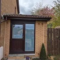 En-suite double room with private entrance, хотел в Единбург