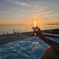 Villa Dune Luxury Roof Top Pool Wellness, hotel em Baia Verde, Gallipoli