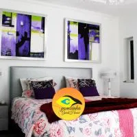GuestHouse Pombinha, hótel í Nazaré