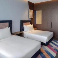 Hyatt Centric Jumeirah - Dubai Twin Room - UAE، فندق في جميرا‎، دبي