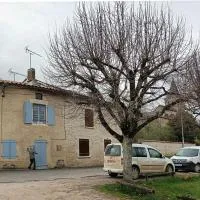 Au bord de la rivière、Verteuil-sur-Charenteのホテル