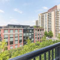 2BR Comfort Apartment in Prime Location, hotel in Rosslyn, Arlington