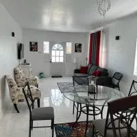 Charming St James Cottage - Walk to Beach, hotel u gradu Sent Džejms