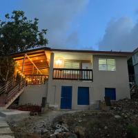 Casa LOLO on hills of Culebra, hotel near Benjamin Rivera Noriega Airport - CPX, Culebra