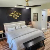 Grand Lake Cabin Rental at Duck Creek, Sleeps 6, Hot Tub & Pool, hotel en Afton