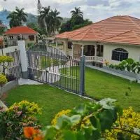 La Rose Apartment, hotel v destinaci Montego Bay