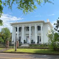 Shadowlawn Bed and Breakfast, hotel cerca de Aeropuerto de Columbus-Lowndes County - UBS, Columbus