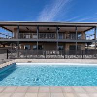 The Lux Country Retreat - heated swimming pool - immaculate views and stylish comfort!, hotell sihtkohas Port Lincoln lennujaama Port Lincolni lennujaam - PLO lähedal