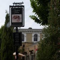 Sandford House Hotel Wetherspoon, хотел в Хънтингдън