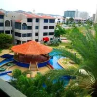 Low Level Terrace Close to beaches shops permanent water wifi, hotel din Porlamar