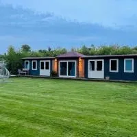 Gorgeous countryside cabin, hotel in Lyminge