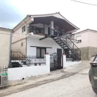 Μυρτώ, hotel Kalambákában