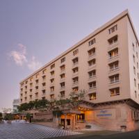 V Sarovar Portico MI Road Jaipur, hotel in: Sansar Chandra Road, Jaipur