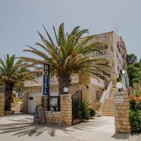 Hotel Vila Tina, hotel in Arbanija, Trogir