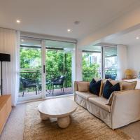 Riverside studio apartment with parking and view, hotell i New Farm i Brisbane