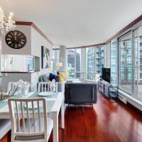 Viesnīca Designer sub-penthouse - Central DT, Views, King Bed! Vankūverā, netālu no vietas Vancouver Coal Harbour Seaplane Base - CXH