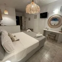 Dedes Apartments, hotel in Skala