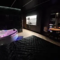 Premium Bubble Jacuzzi Apartment, хотел в Клайпеда