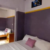 Wrech House Sagana 1989 - PAY BEFORE ARRIVAL -3 Rooms, 4 Beds, Kitchen & Bathroom, khách sạn ở Sagana