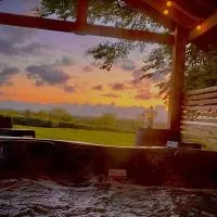 Thornfield Farm Luxury Glamping Pods, The Dark Hedges, Ballycastle, hotelli kohteessa Stranocum
