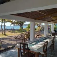 Villa face à la mer - calme et détente, hotel Ambondrona városában