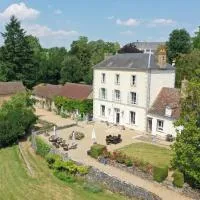 Le Clos de Paris، فندق في Fresnay-sur-Sarthe