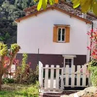 Gite bord riviere volane، فندق في فال لي بان
