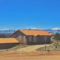 Beautiful quiet getaway in dark skies community. Perfect for a relaxing stay in the mountains, hotel en Westcliffe