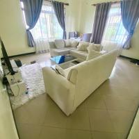 2 bedrooms cozy house for home makers, hotel v mestu Dar es Salaam