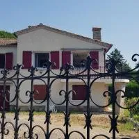 Villa Mas Fa Susa 3 étoiles avec piscine, hotel i Les Vans