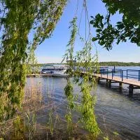 See Hotel Karlslust Chalets, hotelli kohteessa Storkow