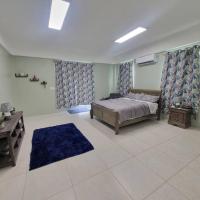 Spacious and Comfy 1 bdr 1 bth Great location, hotel di Long Swamp