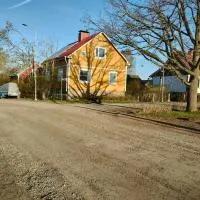 Saunallinen huone omakotitalossa - old wooden house- own sauna, готель у Турку