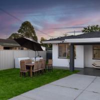 2B cozy house near the airport, hotel in Ascot, Perth