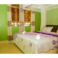 Mamdoh's Lake View Apartments: Njeru şehrinde bir otel